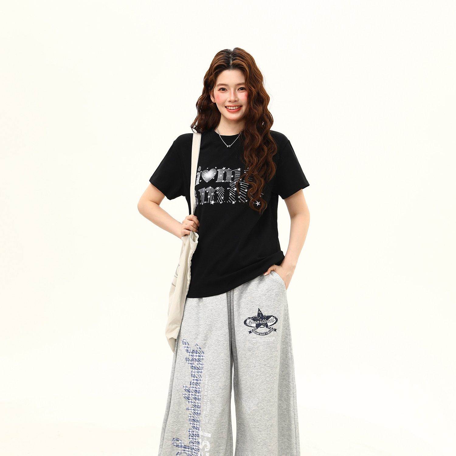 cleanfit星星線條設計感刺繡修身顯瘦短袖T恤女减齡T恤