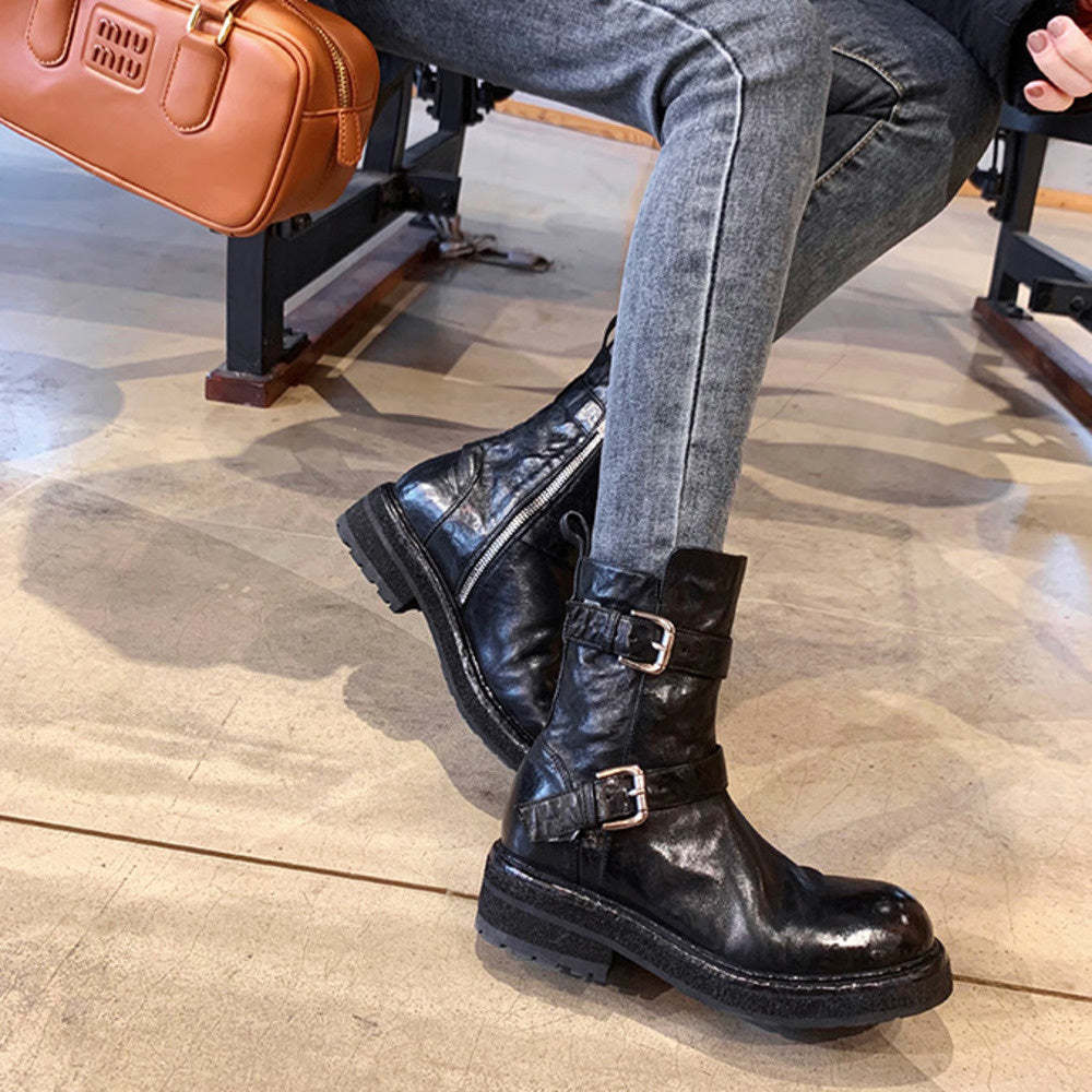 一字扣帶厚底水洗縮紋馬皮瘦瘦短靴女