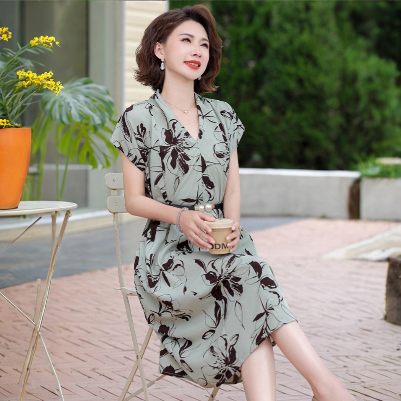 夏裝時尚連衣裙2026新款洋氣質中老年女裝收腰長裙子衣服