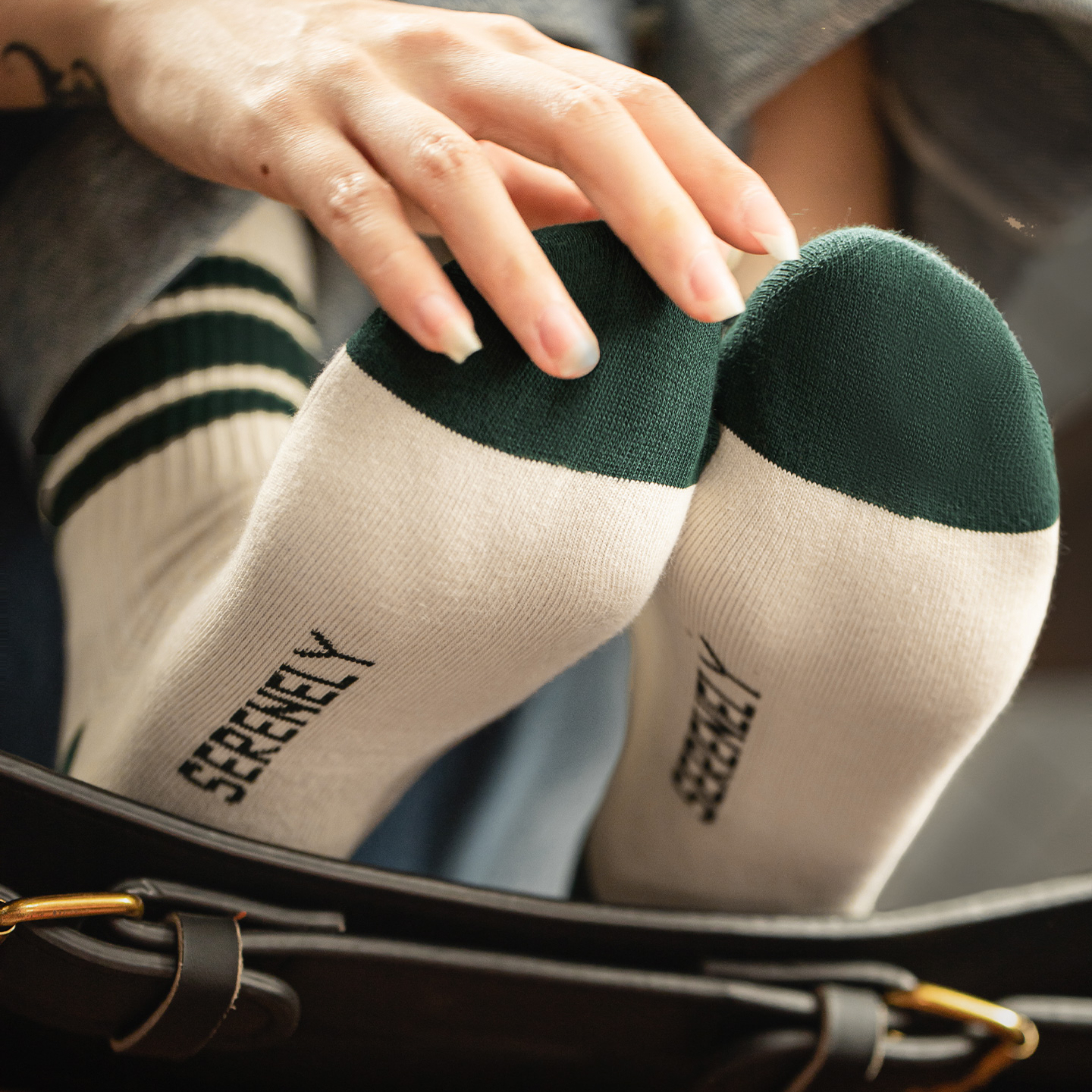 美式復古黑墨綠色三道條杠紋精梳棉吸汗透氣中筒長襪子秋女士