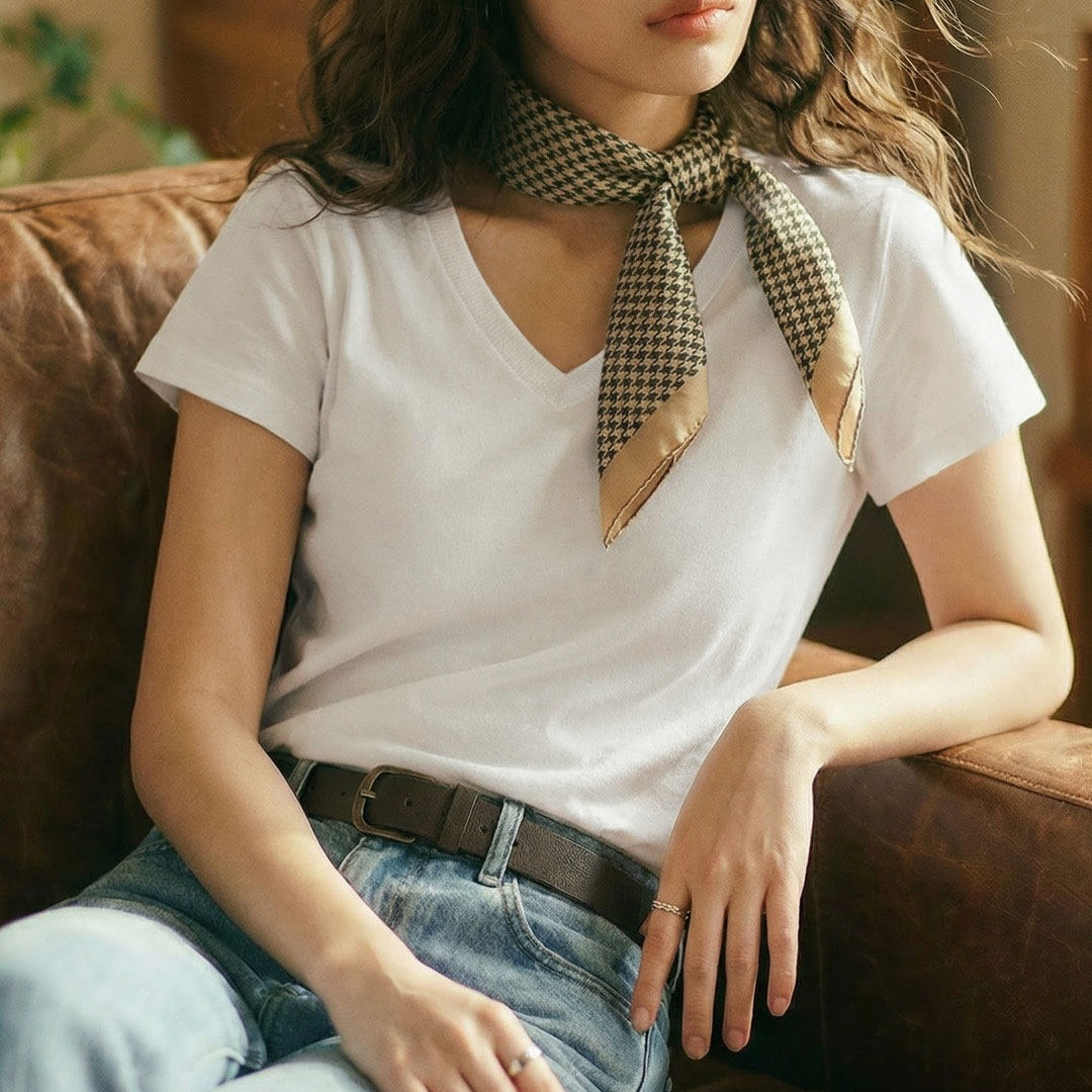 黑白灰純色新疆棉V領正肩短袖T恤修身顯瘦針織內搭天絲上衣女