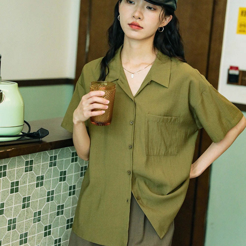 港風復古簡約風綠色夏季新款設計感短袖襯衫寬鬆上衣顯瘦襯衣女
