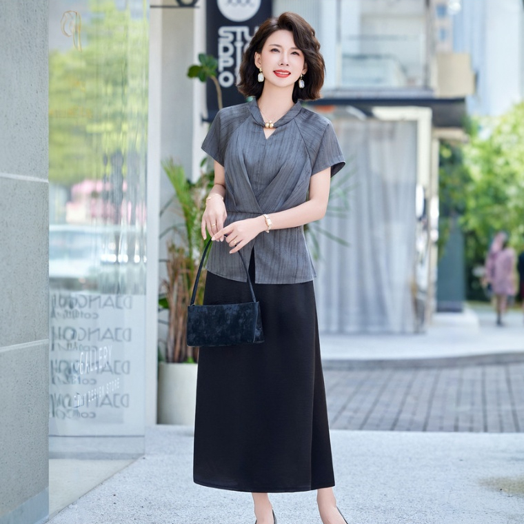 夏裝短袖t恤套裝2026新款時尚小衫洋氣中老年女裝上衣服