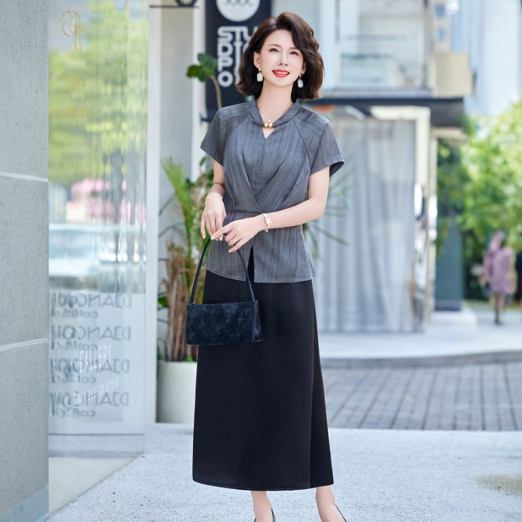 夏裝短袖t恤套裝2026新款時尚小衫洋氣中老年女裝上衣服