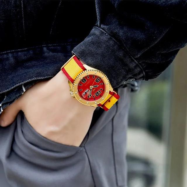 SEIKO 5 SRPF24K1 SPORTS STREET FIGHTER V LIMITED EDITION