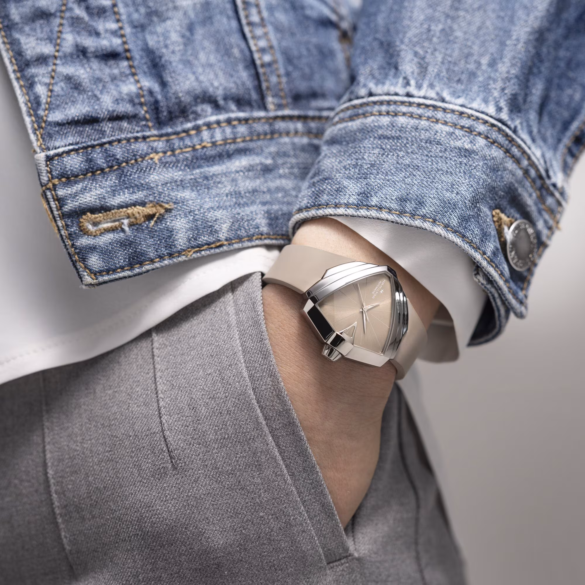 HAMILTON VENTURA S AUTO