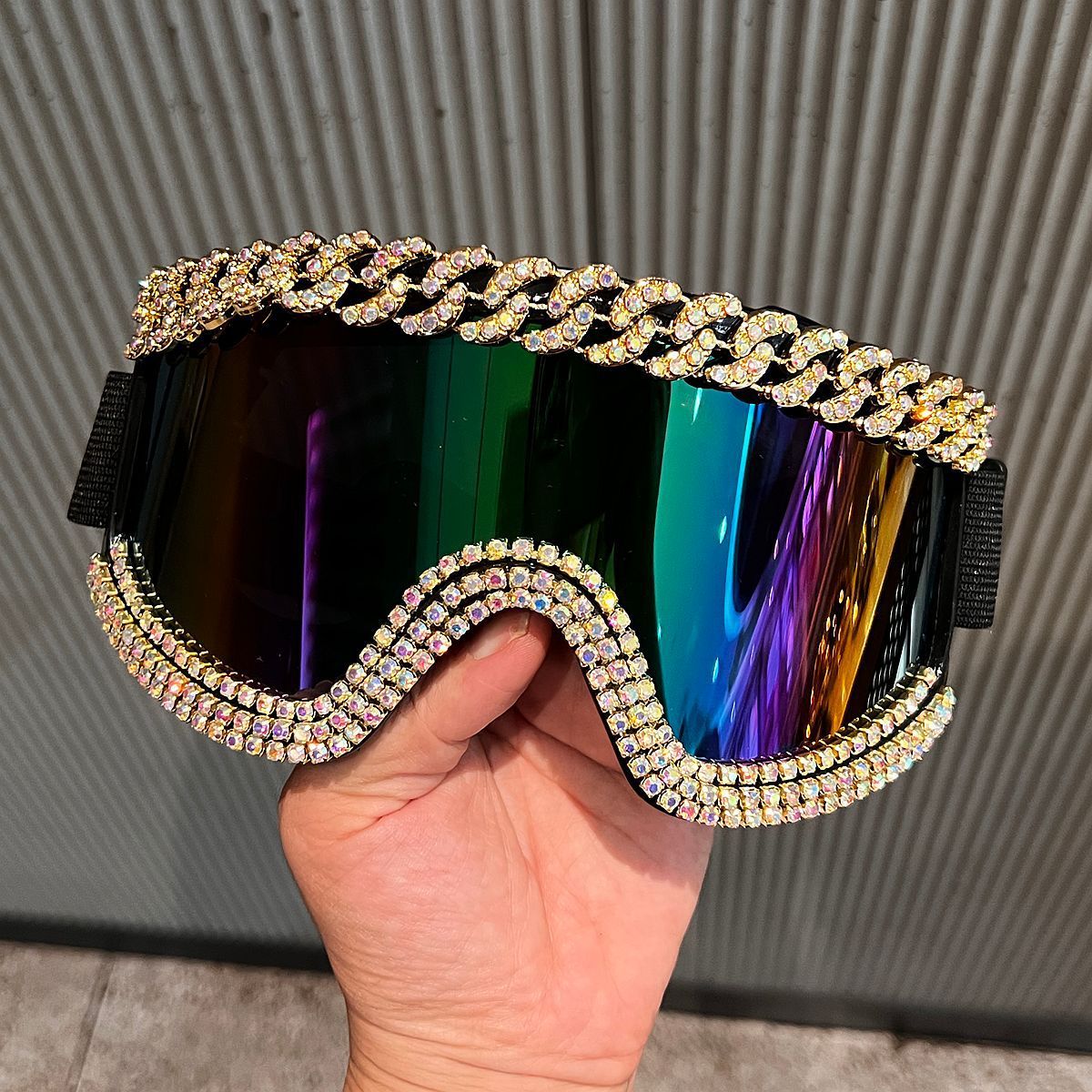 Luxury Rhinestone Dustproof Goggles Oversized Protective Festival & Ski Eyewear with Foam Padding and Silicone Seal