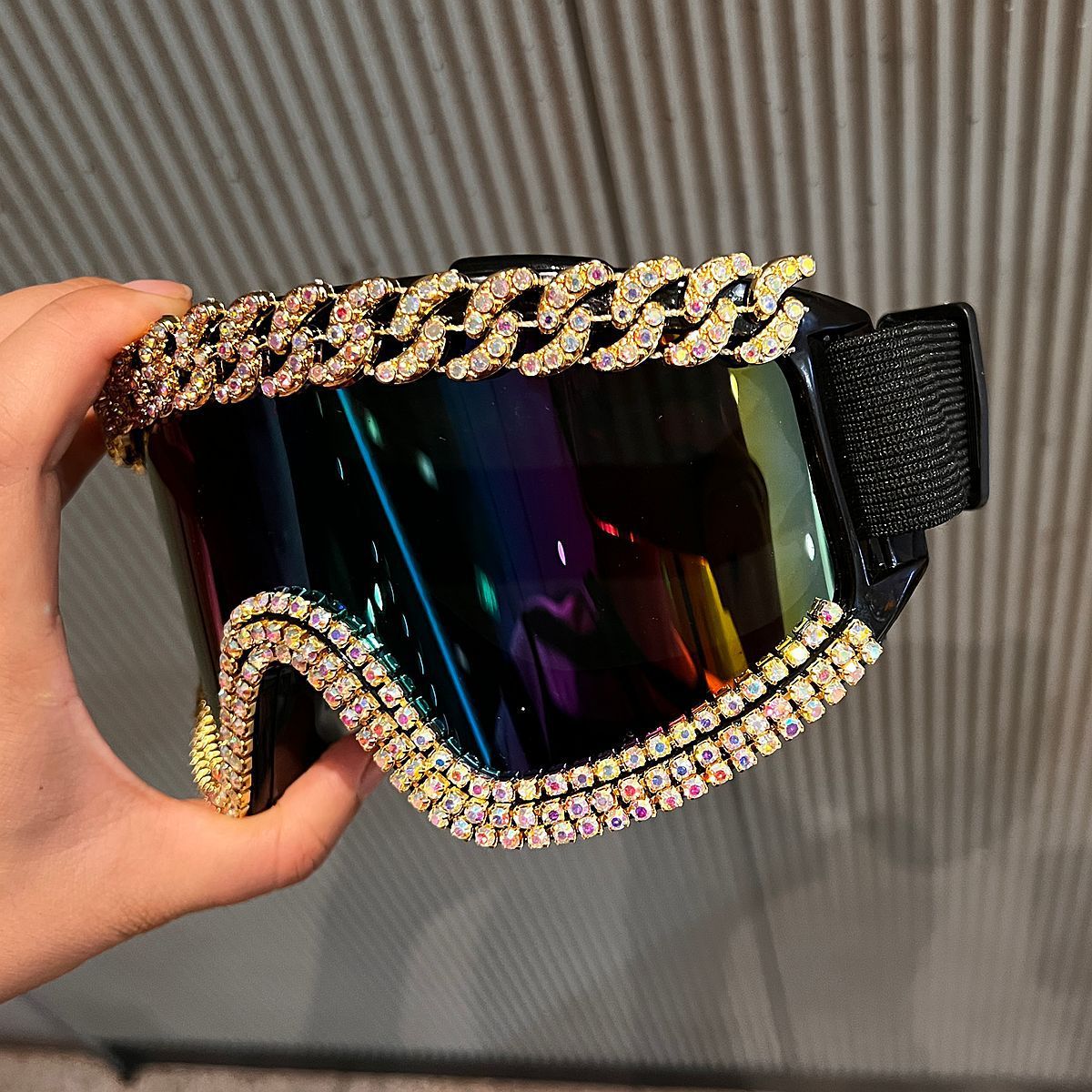 Luxury Rhinestone Dustproof Goggles Oversized Protective Festival & Ski Eyewear with Foam Padding and Silicone Seal