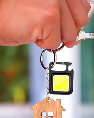 Multifunctional Mini Flashlight – 500 Lumens Keychain Light, USB Rechargeable, 4 Modes, Magnetic, Bottle Opener, Bracket for Hiking & Emergency Use
