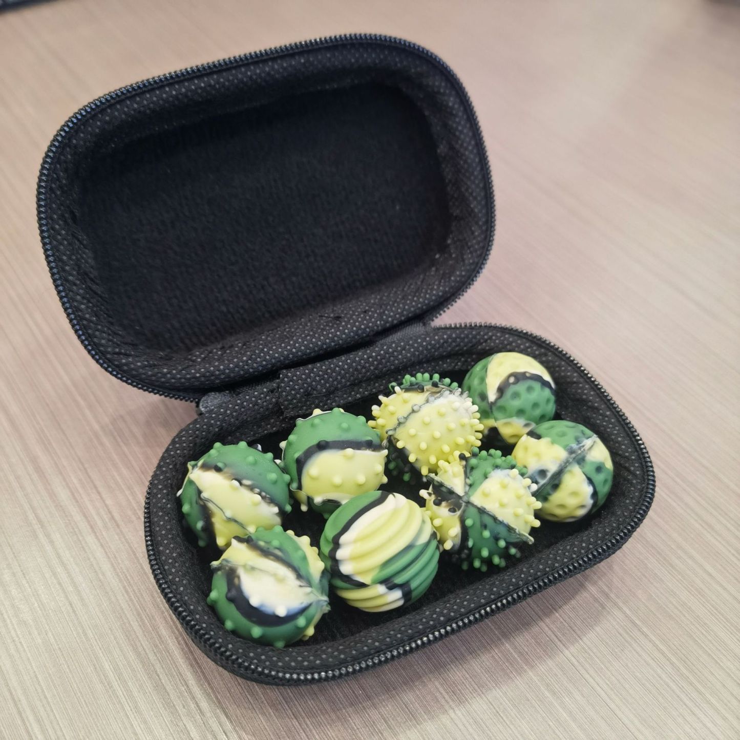 Ahdh Toys Silent Silicone Decompression Artifact Magnetic Ball Toys