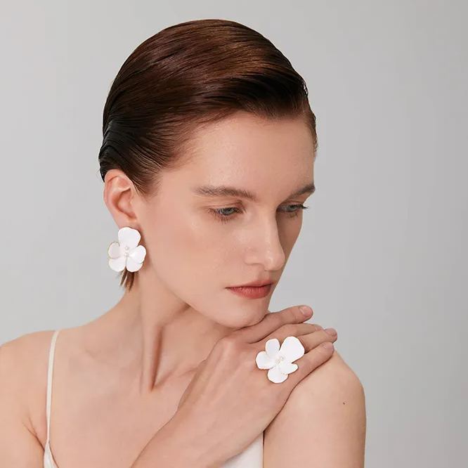 Pansy Collection Flower Shape White Earrings With Pearl