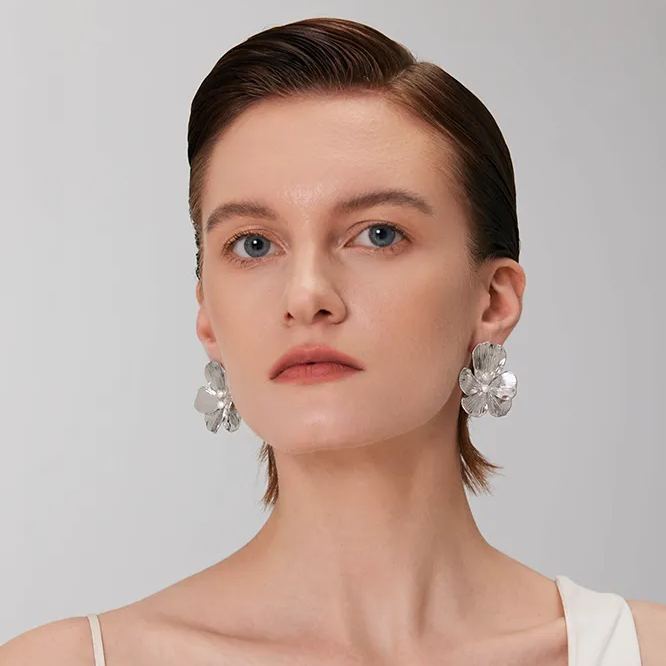 Pansy Collection Flower Shape Silver Earrings With Pearl