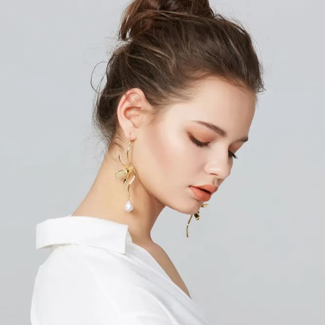 Orchids Collection Single Pearl Drop Earring With Four Petals