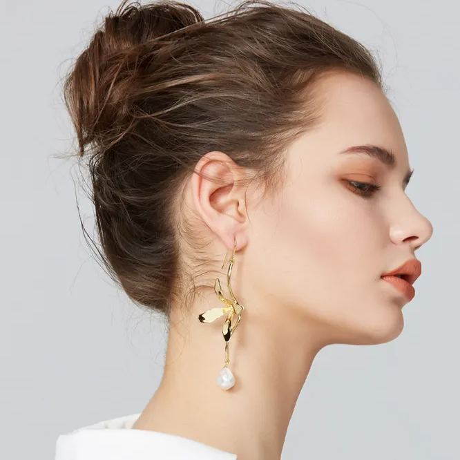 Orchids Collection Single Pearl Drop Earring With Four Petals