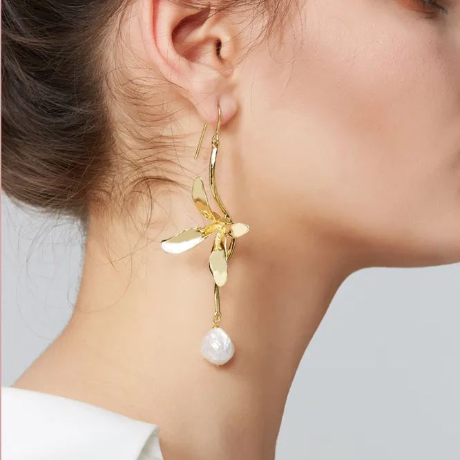 Orchids Collection Single Pearl Drop Earring With Four Petals