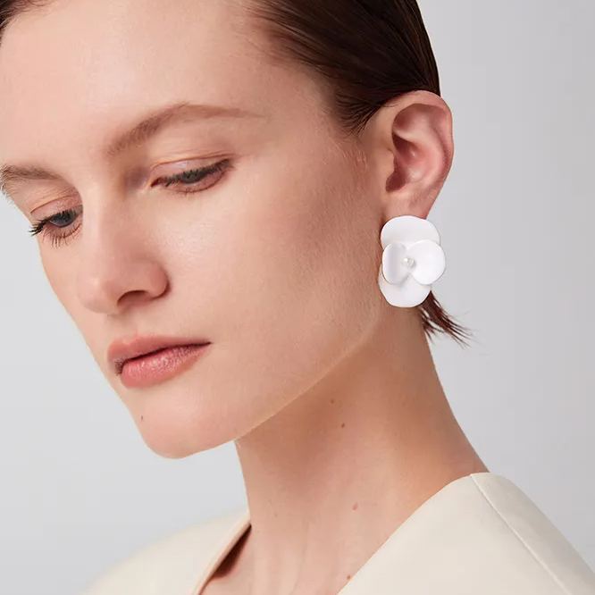 Corn Poppy Collection White Flower Pearl Earrings