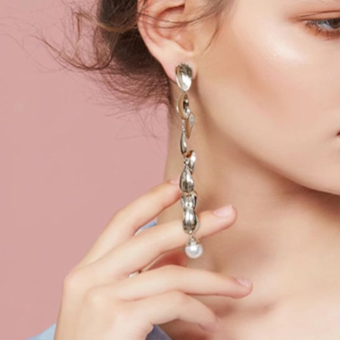Petals Collection Eight Petals Silver Tassel Ear Clips With Pearls