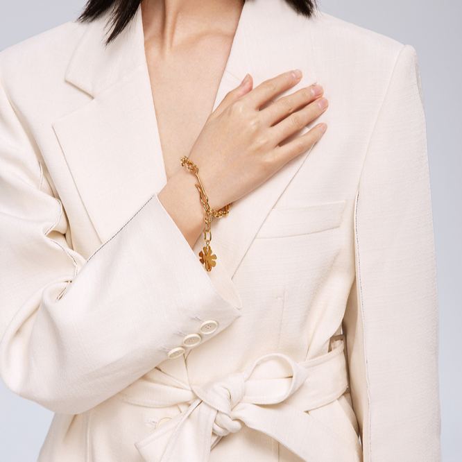 Cosmos Collection Single Flower Golden Bracelet