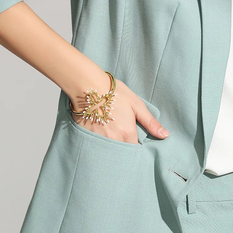 Stamens Collection Four Stamens Bracelet With White Enamel