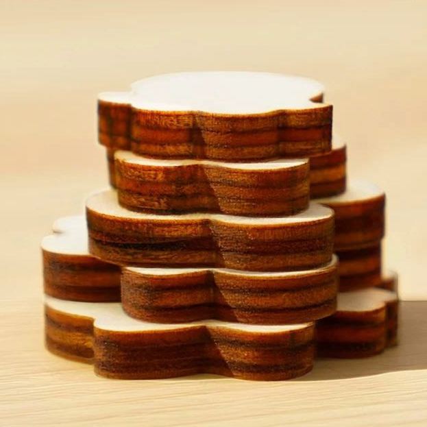 Christmas Tree Shaped Puzzle with Flowers | Unique 3D Jigsaw with Festive Christmas Elements and Gold Foil Details, Perfect Holiday Gift