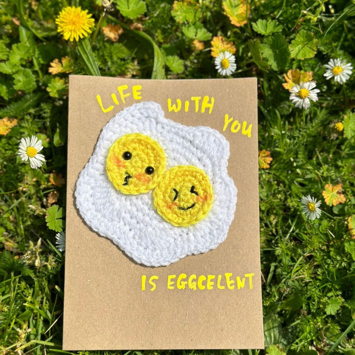 „life With You Is Eggcellent“ – Handgefertigte Häkelgrußkarte, 3d-strickkarte - MiniMe Pillow