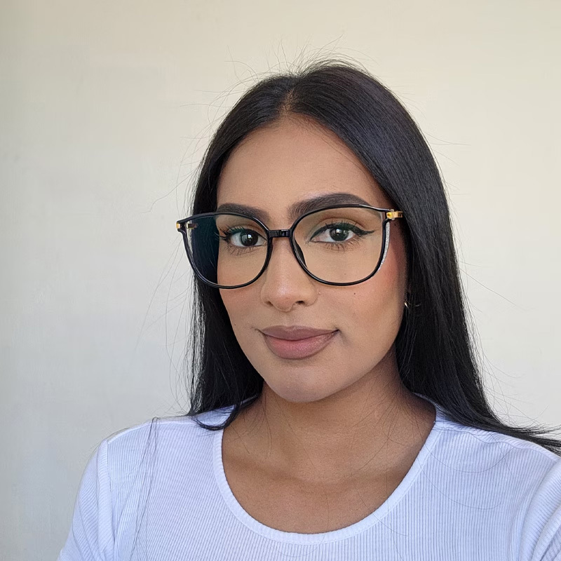 Eterlens ラメの“輝き”で囲むことで、目力アップ-Eterlens