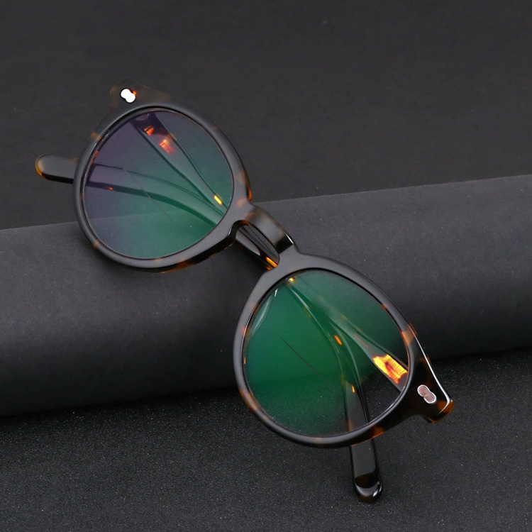 【1本3役】Eterlens 全部入り老眼鏡【THE ALCHEMY】| 古典と現代の美しい融合。| 遠近両用＋調光レンズ搭載ボストン - 商品画像 3/8 (Boston SunReader)