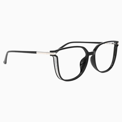 Eterlens ラメの“輝き”で囲むことで、目力アップ-Eterlens