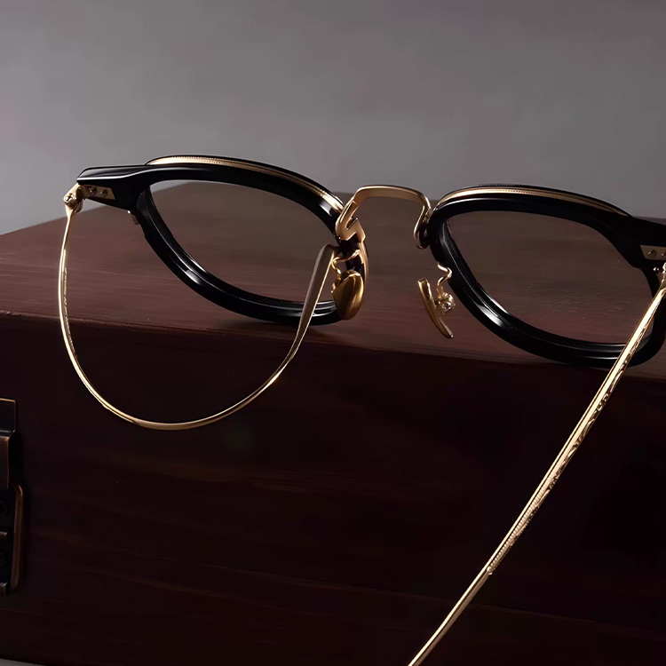 Eterlens｜高級感あふれる彫刻模様チタンメガネ｜匠の技が光る一本