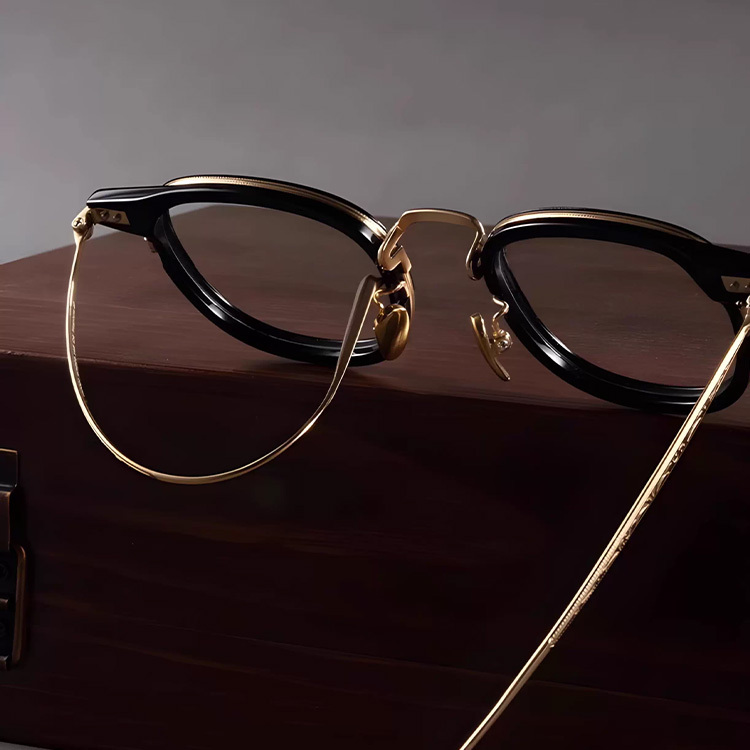 Eterlens｜高級感あふれる彫刻模様チタンメガネ｜匠の技が光る一本