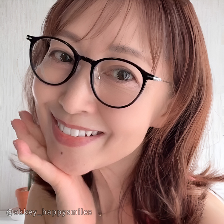 Eterlens｜すっぴんに最適なラウンドフレーム｜小顔に見せる超軽量メガネ