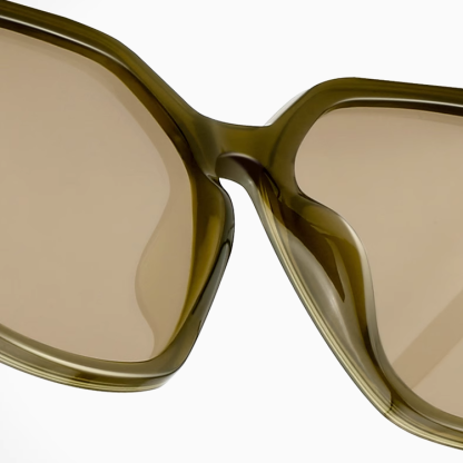 Eterlensサングラス│緑の大きめフレームで紫外線防止│色白見せ・小顔効果│ストリート スナップ・旅行用サングラス