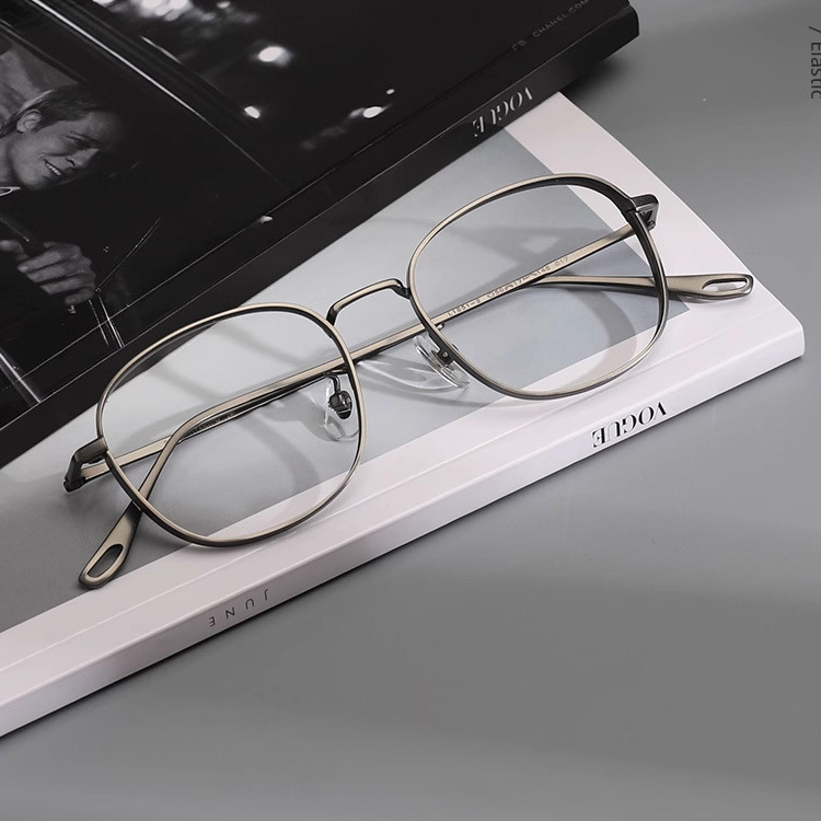 Eterlens｜ビジネスレトロ風チタンメガネ｜度付き対応｜匠の技が光る一本