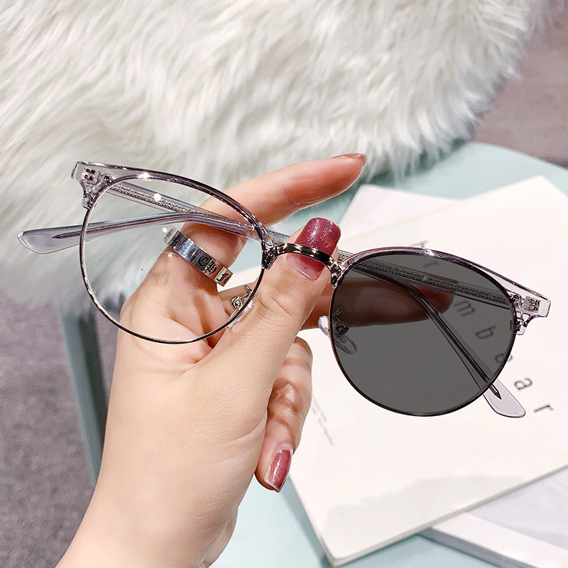 色が変わる調光ラウンドフレーム老眼鏡 | Round Photo - 商品画像 11/15