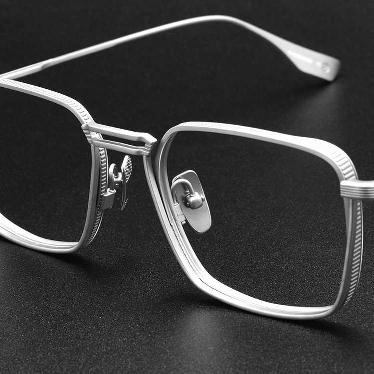 Eterlens｜ミニマルチタン製メガネ｜度付き対応｜匠の技が光る一本