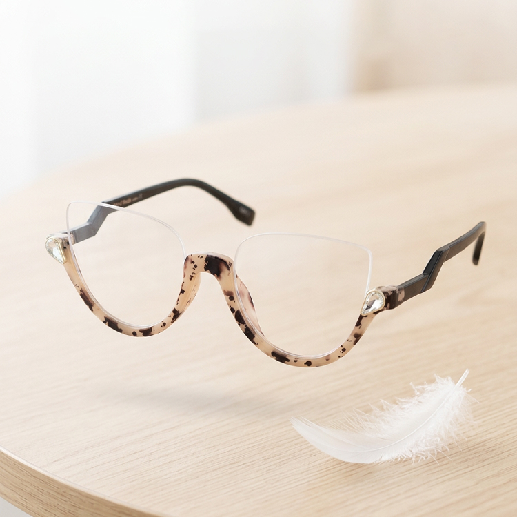 Eterlens│デザイン性が高いハーフリムメガネ