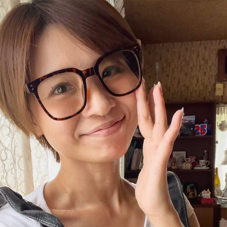 Eterlens 2WAY老眼鏡【デュアル・モード】| 掛けてはおしゃれ、畳んではコンパクト | 小顔効果の | ブルーライトカット