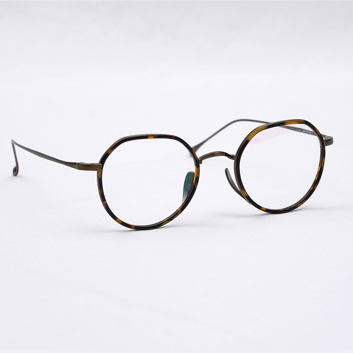 Eterlens｜7.2g 軽量チタン製多角形フレームメガネ｜匠の技が光る一本