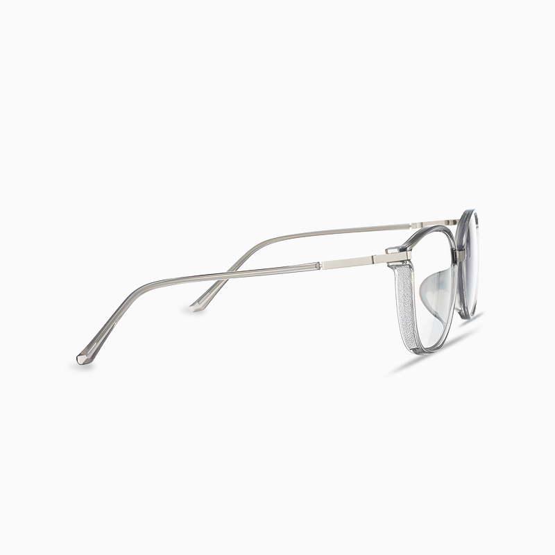 Eterlens ラメの“輝き”で囲むことで、目力アップ-Eterlens