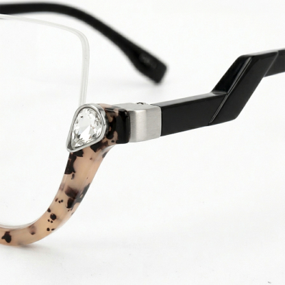 Eterlens│デザイン性が高いハーフリムメガネ