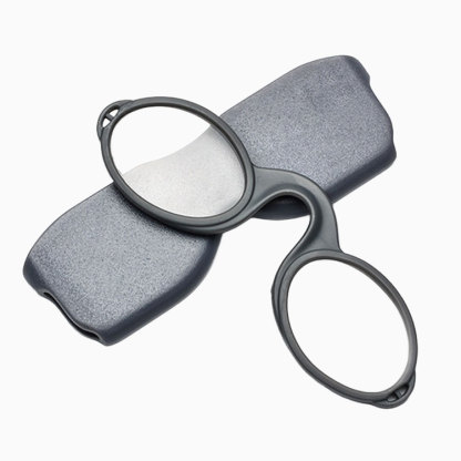 【7g超軽量・耳が痛くない】Eterlens | シリコン製ノーズクリップ【Nano-Clip】| テンプルレス一体型パッド | 財布に収まる持ち運びやすさ | 老眼鏡・リーディンググラス | 読書をどこでも自由に