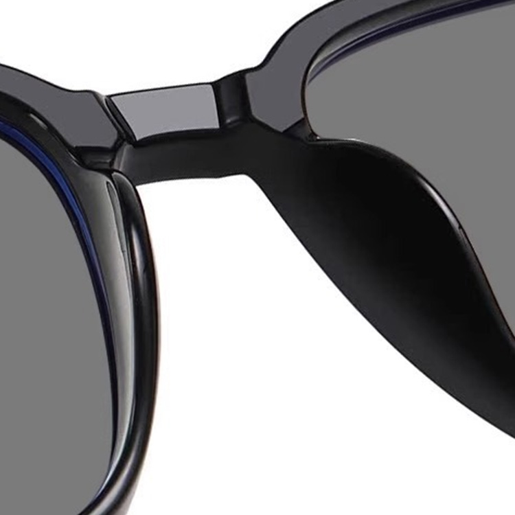 老眼鏡・サングラスの2in1｜眩しさ対策｜老眼鏡機能付きサングラス | Wellington SunReader - 商品画像 4/8