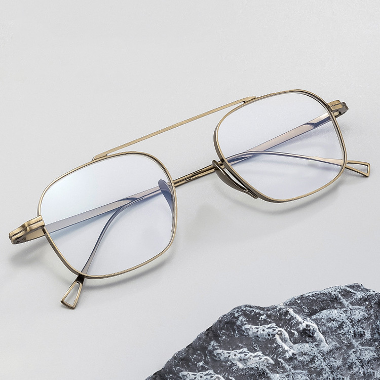 Eterlens｜個性的なノーズパッド付きメガネ｜度付き対応｜匠の技が光る1本