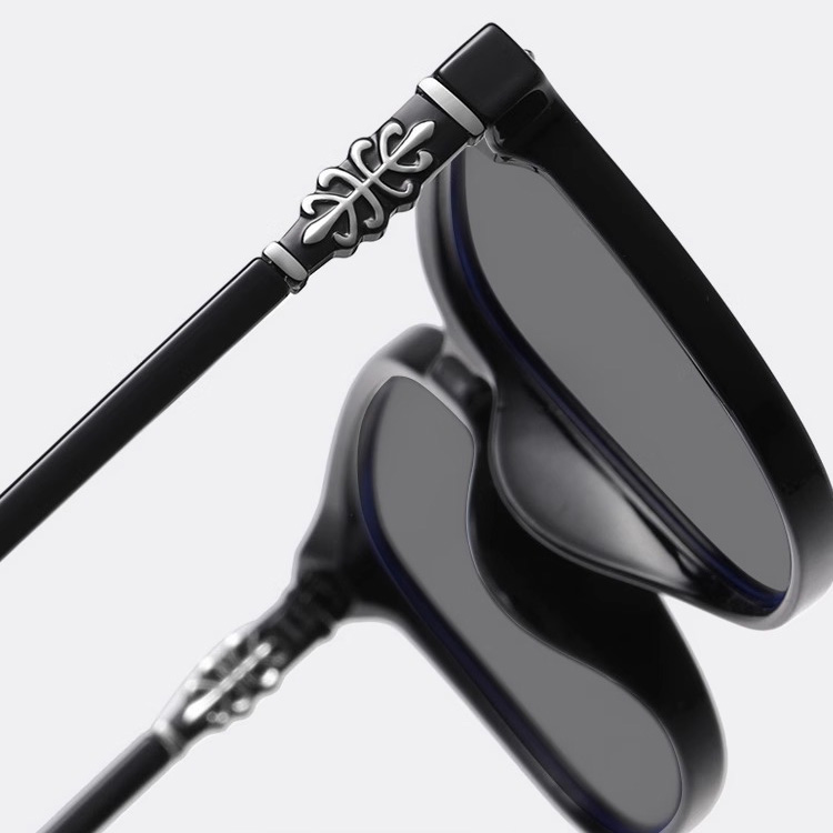 老眼鏡・サングラスの2in1｜眩しさ対策｜老眼鏡機能付きサングラス | Wellington SunReader - 商品画像 3/8