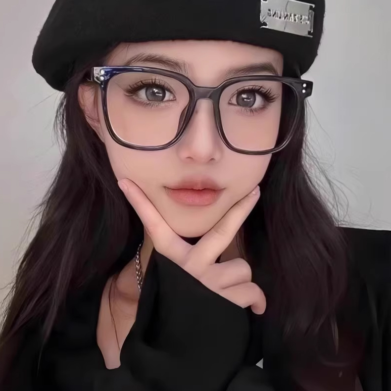 Eterlens｜ビッグフレームのチークメガネ｜小顔効果