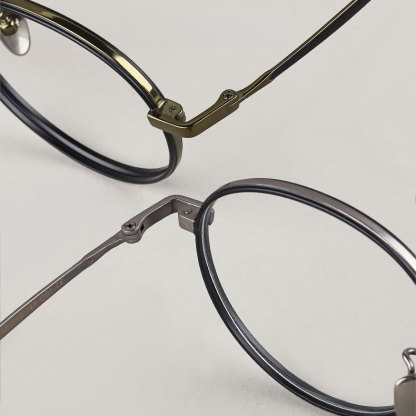 Eterlens | レトロ風フルリムチタンメガネ |  控えめながら上質感漂う