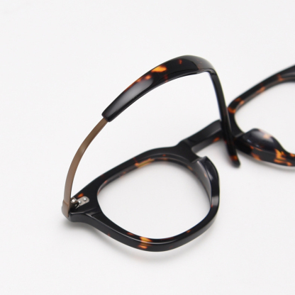 Eterlens｜高級感あふれるアセテート製メガネ｜度付き対応｜匠の技が光る一本