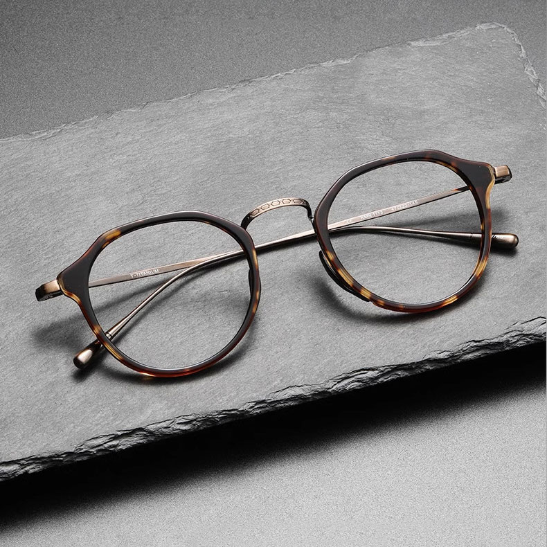 CROWN | 10g 超軽量チタンスプラウトパットメガネ | 匠の技が光る一本 | Wellington RxReady - 商品画像 7/15