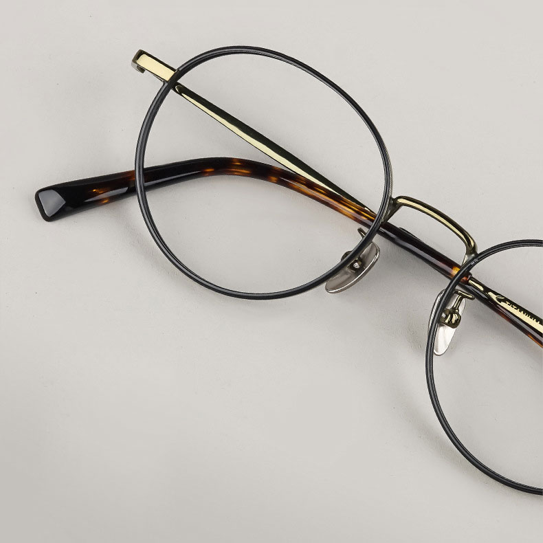 【レトロモダン・極上の軽さ】Eterlens 時の円環 カスタムメガネ ラウンド｜16g高純度チタンフレーム｜度付き対応・洗練された大人クラシック眼鏡 - 商品画像 4/11 (Boston RxReady)