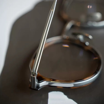 Eterlens｜高級感のある超軽量チタンビジネススタイルメガネ｜度付き対応｜レトロスタイル